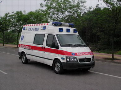 乌兰浩特市救护车护送